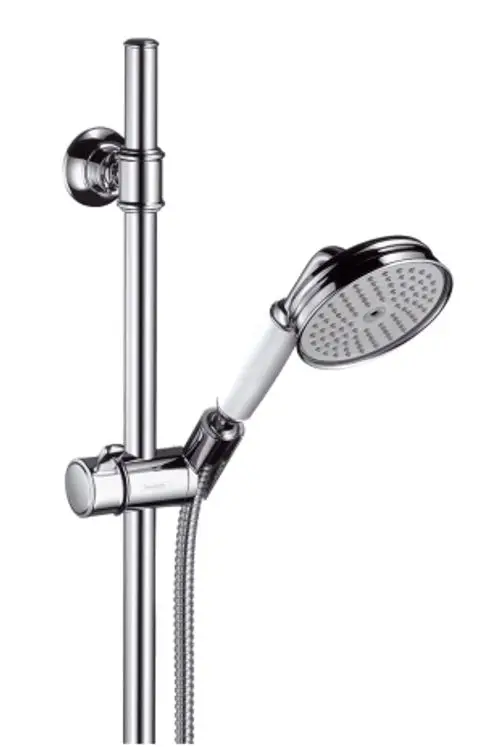 AXOR Brauseset aus verchromtem Material, bestehend aus einer Handbrause und einer Wandstange, mit flexibler Schlauchverbindung.